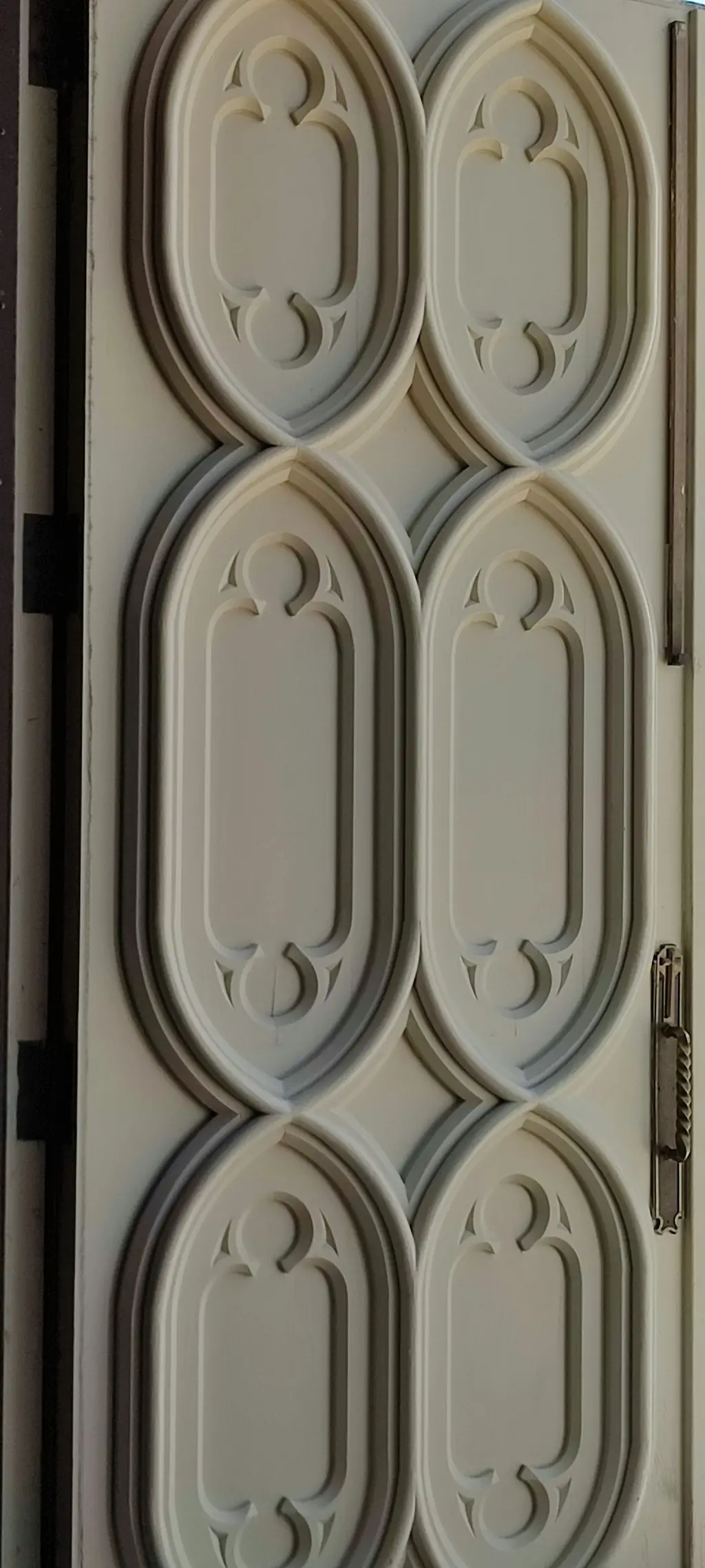 Modern door with 3D CNC oval relief design
